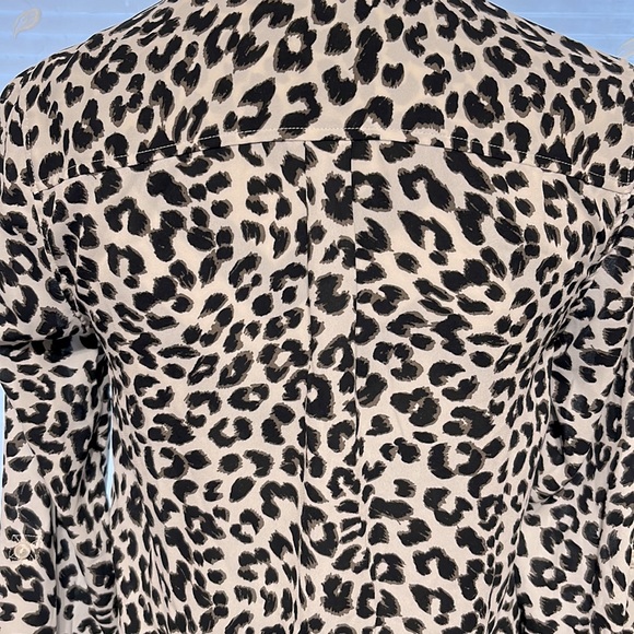 Talbots Leopard Button Collard Blouse Size XSmall - Picture 4 of 9